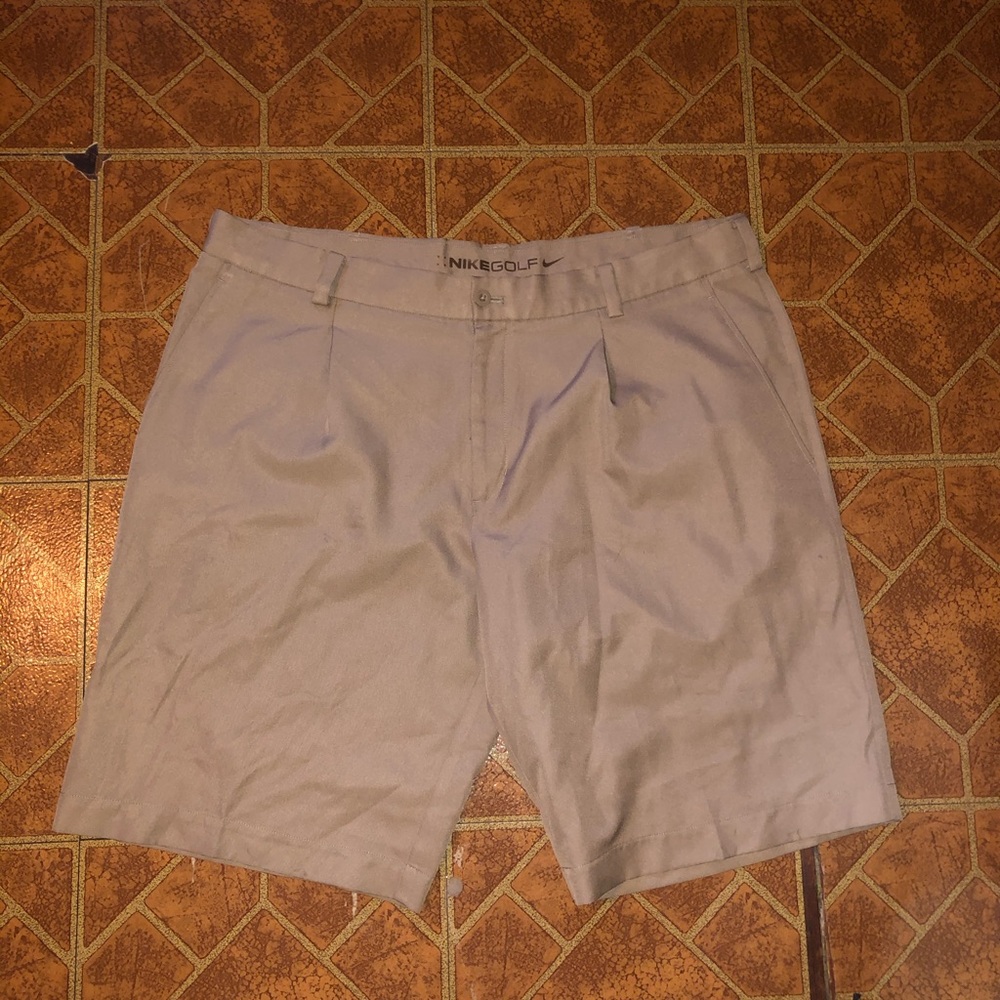 Nike golf khaki shorts